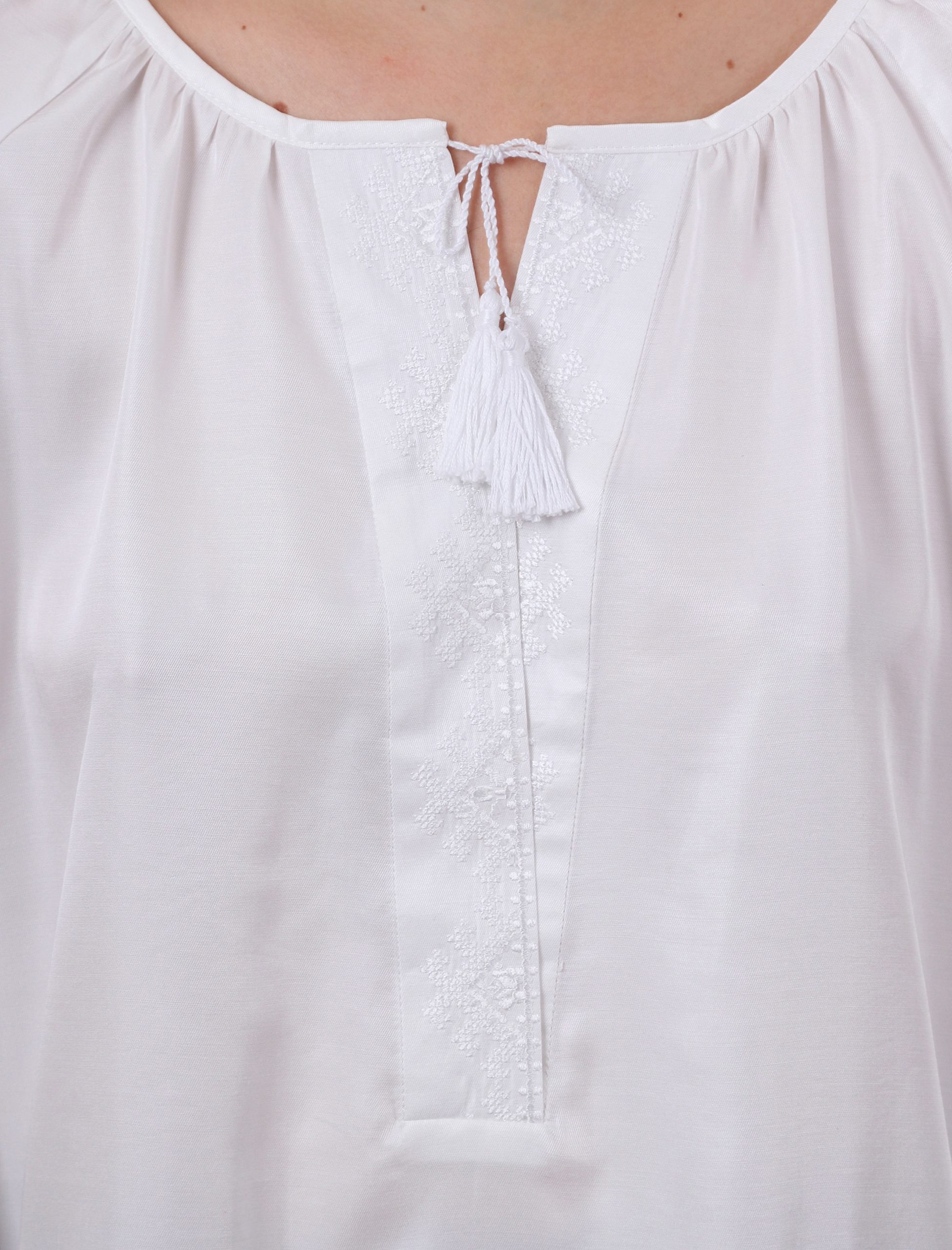 Блуза с вышивкой «Розы любви» (белая)