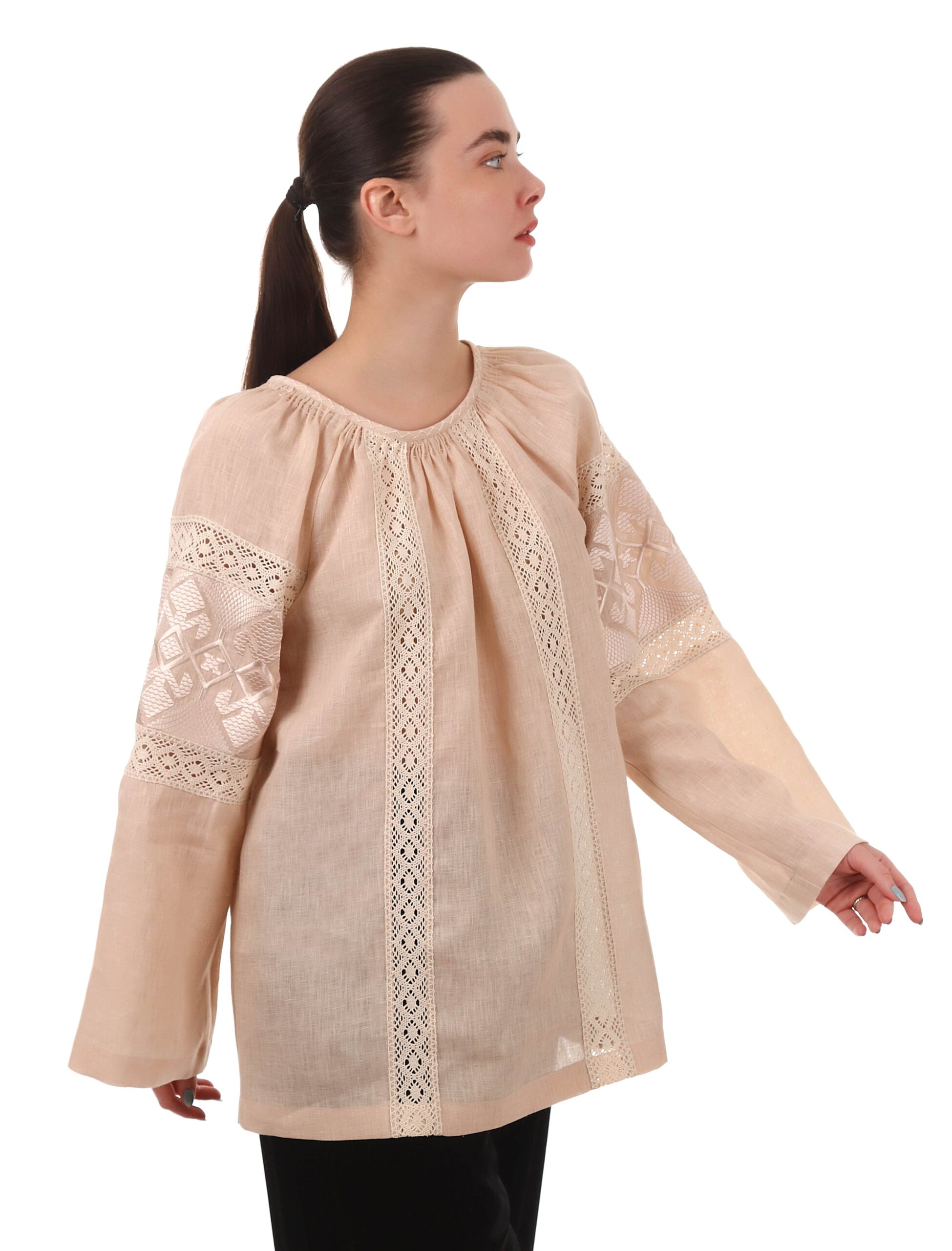 Powder blouse with embroidery 