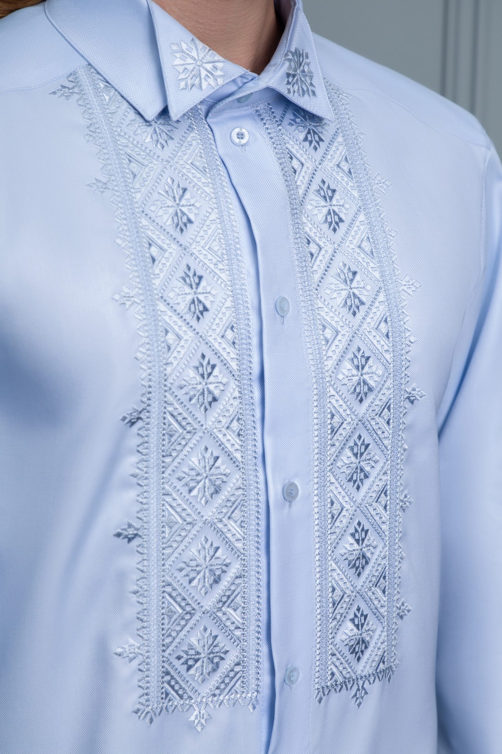 Men's shirt with embroidery 