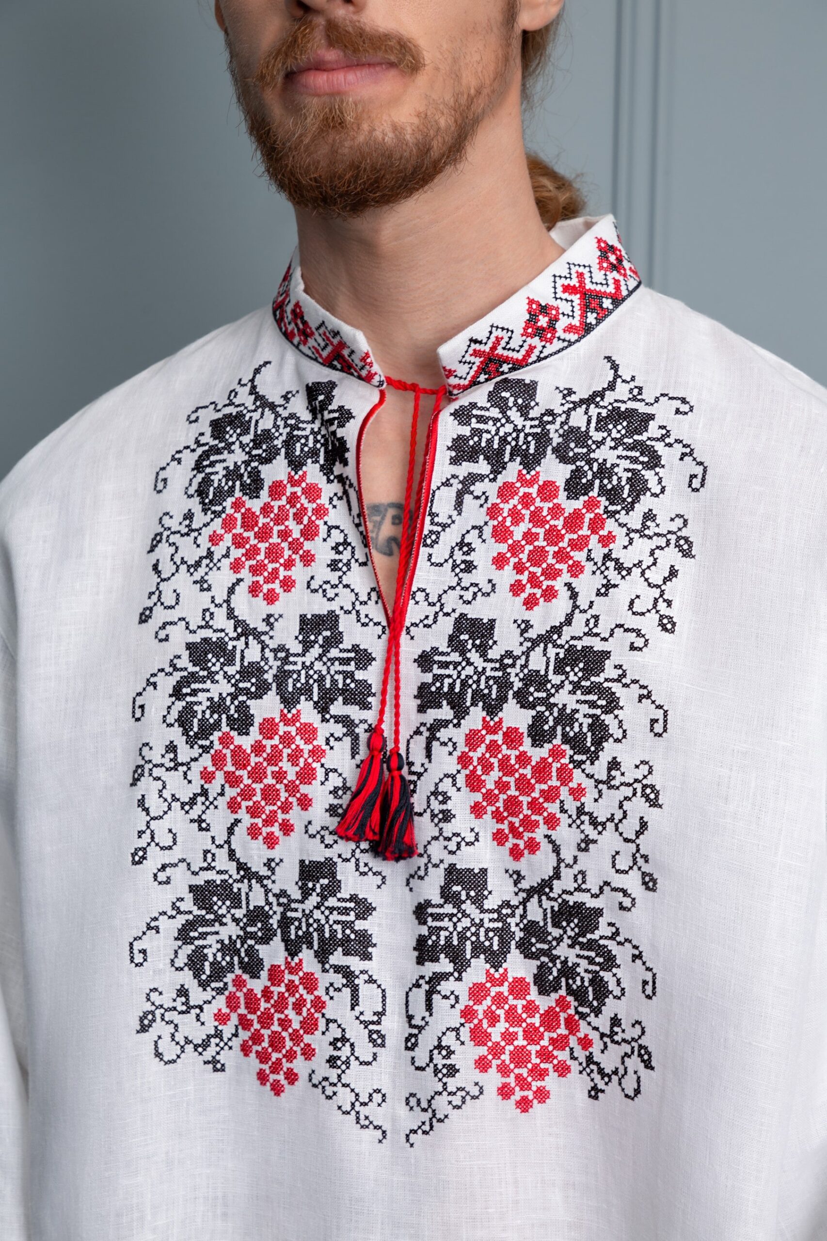 Men's embroidered shirt 