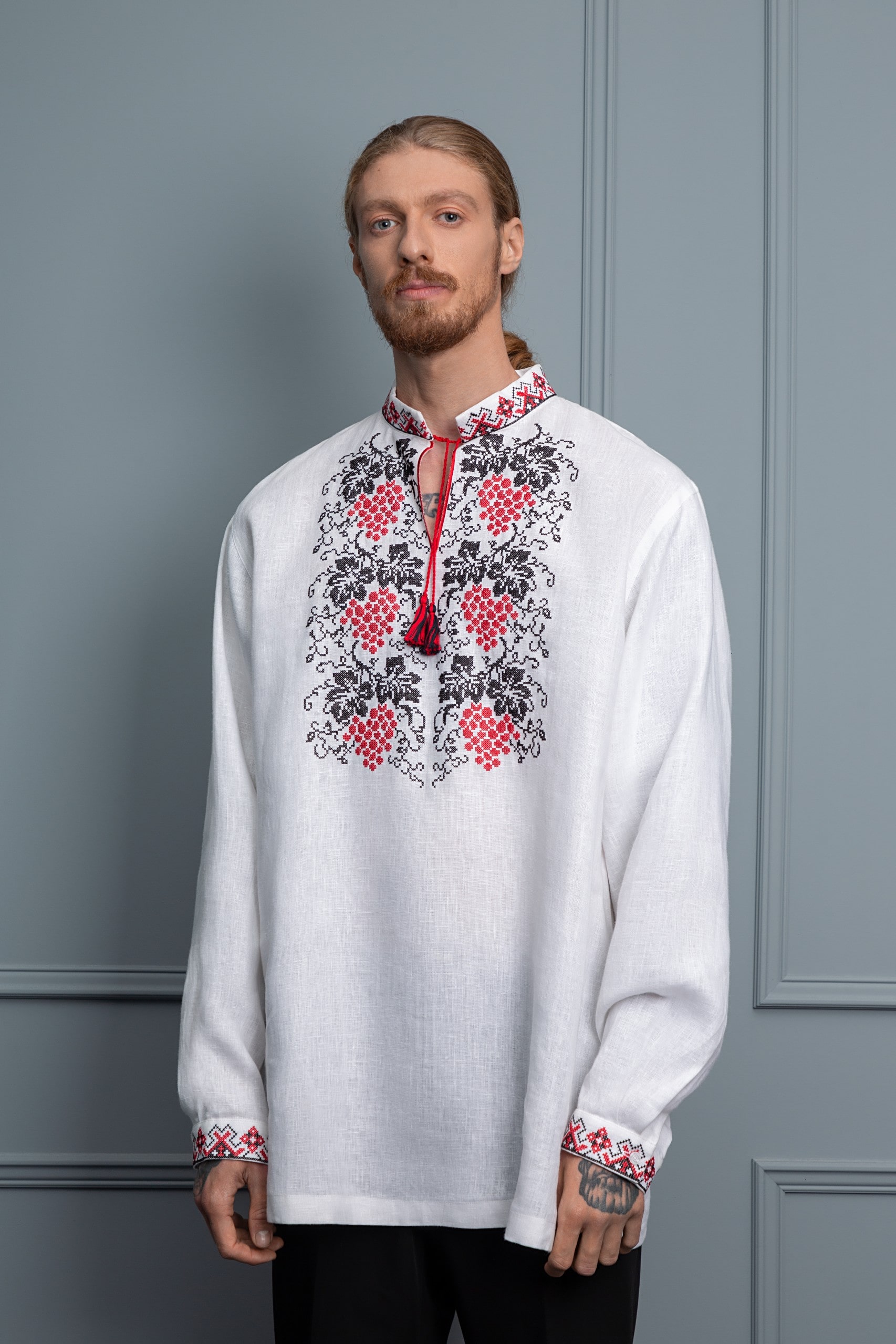 Men's embroidered shirt 
